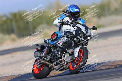 media/Mar-09-2024-SoCal Trackdays (Sat) [[bef1deb9bf]]/12-Turn 2 (245pm)/